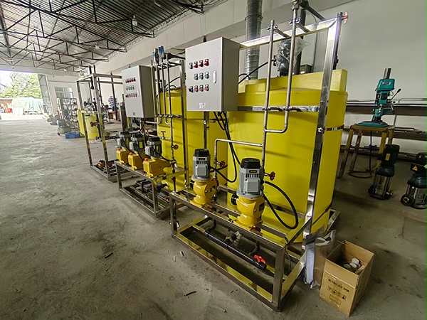 Sewage treatment dosing equipment