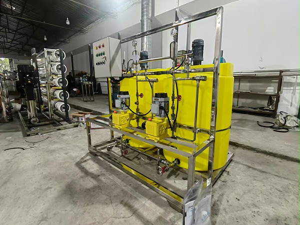Industrial circulating water dosing equipment